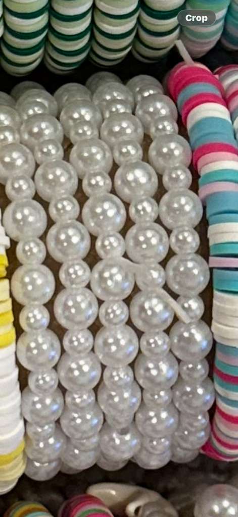 Pearl Pop bracelet with shiny big and small pearl beads